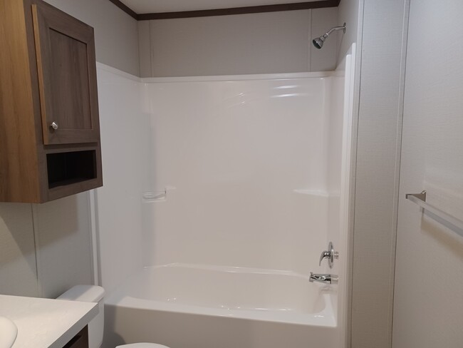 Building Photo - 211 Magnolia Pl