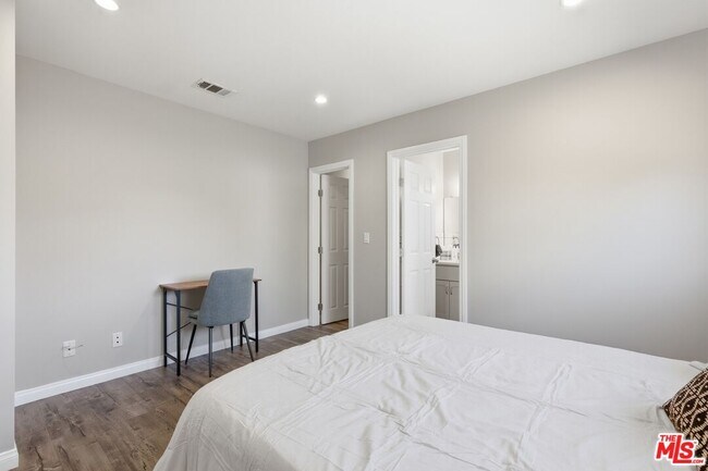 Building Photo - 2975 W Ave 33