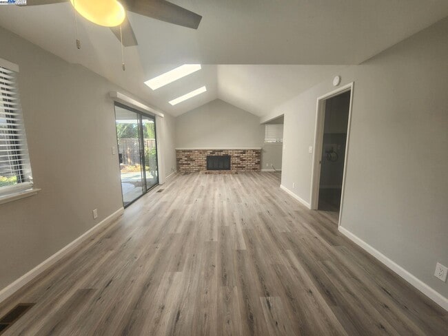 Building Photo - 2910 Yorkshire Ct