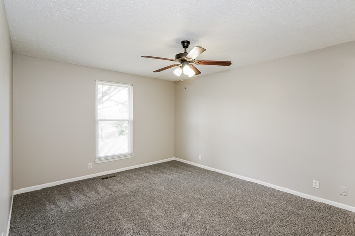 Building Photo - 3652 Chesapeake Dr