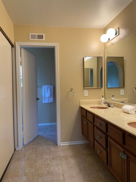 Building Photo - 11626 Via Isabel