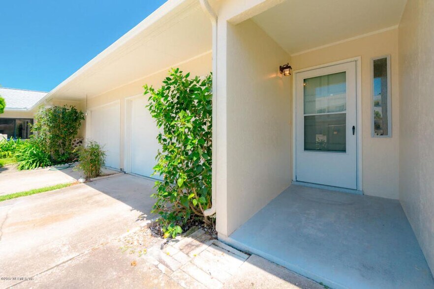 Building Photo - 172 La Pasada Cir S