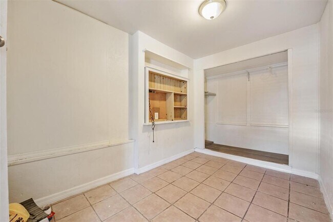 Building Photo - 2220 W Ohio Ave