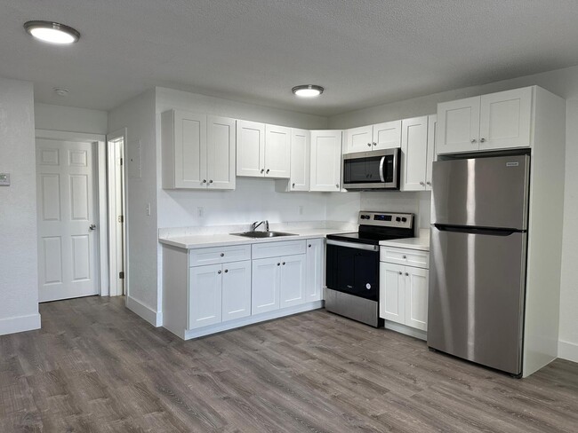 Building Photo - 3660 Apartments LLC