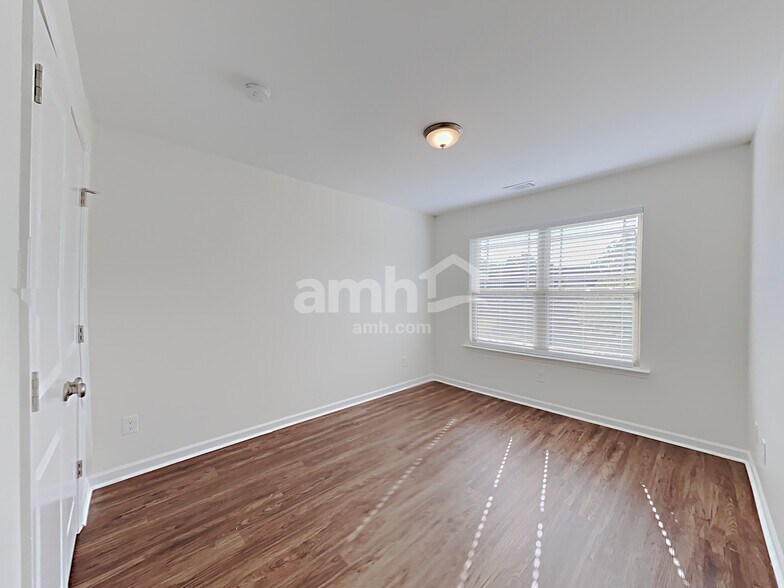 Building Photo - 3168 Altamont Ct S W