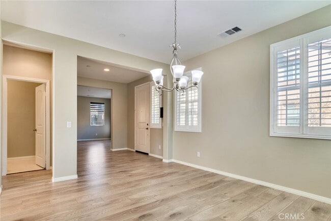 Building Photo - 4959 Camarillo Ln