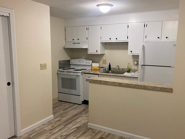 Primary Photo - 2 Lions Ave