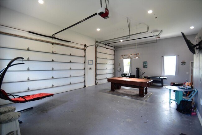 Building Photo - 7094 N Ocean Shore Blvd