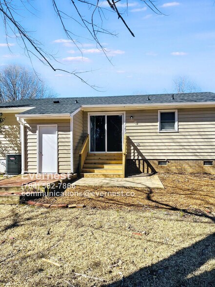 Building Photo - 3100 Chenango Dr