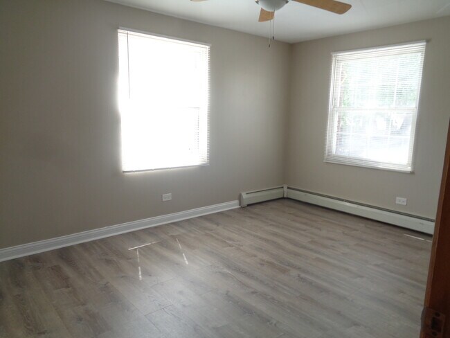 Building Photo - 9433 86th Ct