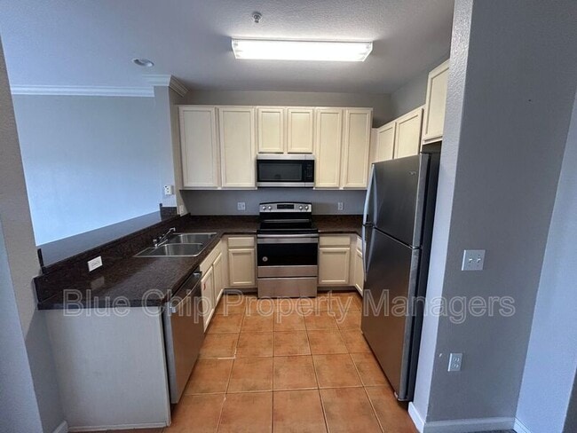 Building Photo - 14200 Avalon Rd