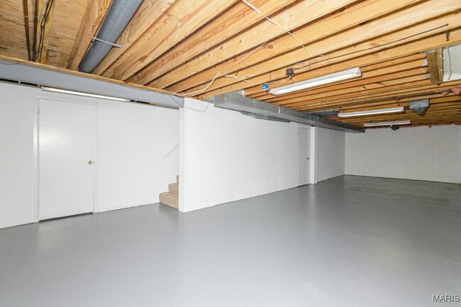 Building Photo - 1836 Rockmoor Dr
