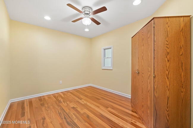Building Photo - 7 Warbler Rd