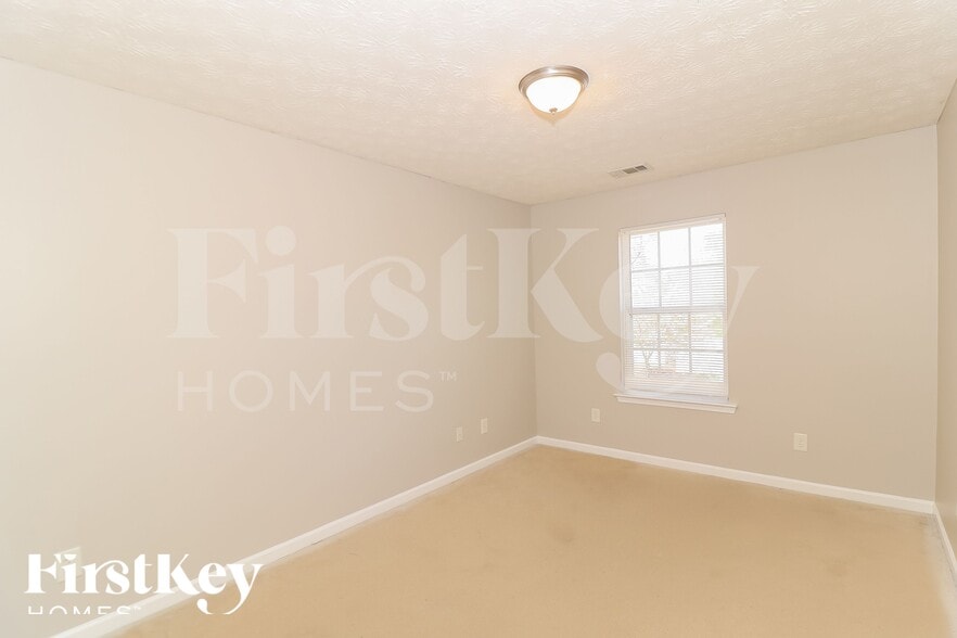 Building Photo - 5220 Sky Ridge Way