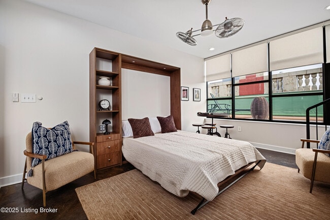 Building Photo - 604 S 3rd St