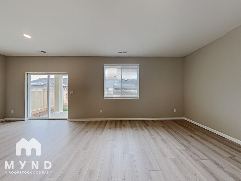 Building Photo - 15516 NE 72nd Way