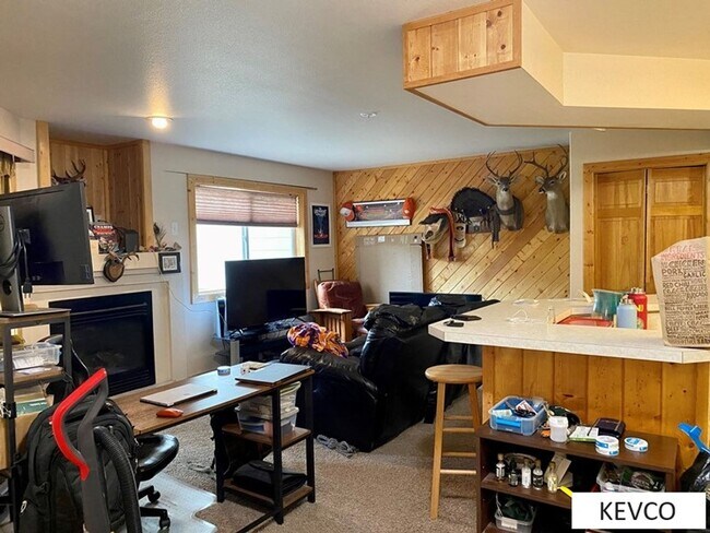 Building Photo - Spacious one bedroom apartment!