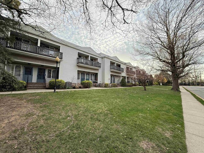 Building Photo - 42 Willow Wood Ct