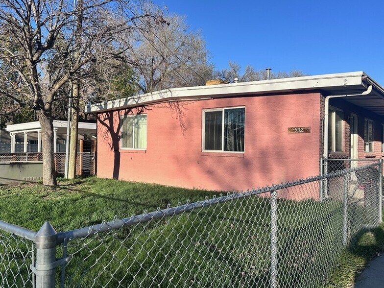 Building Photo - 532 N Redwood Rd
