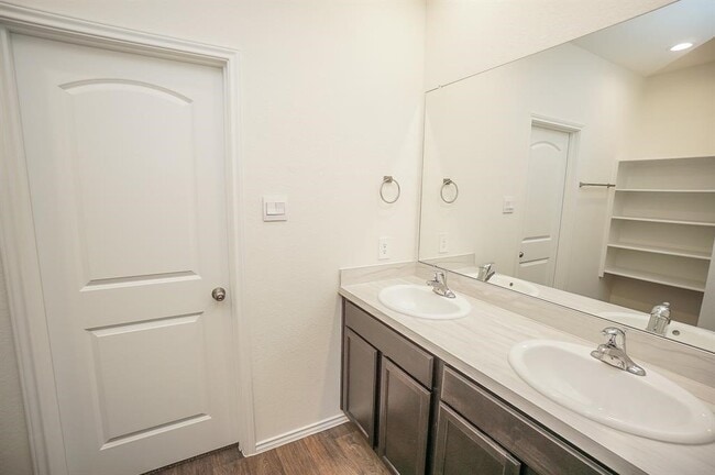 Building Photo - 5210 Becker Hills Ln