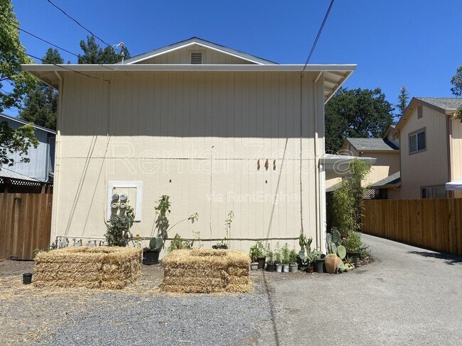 Building Photo - 141 Agua Caliente Rd W