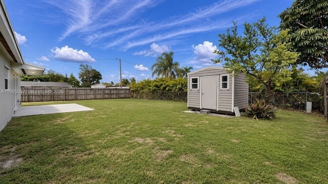 Building Photo - 15305 SW 104th Ave