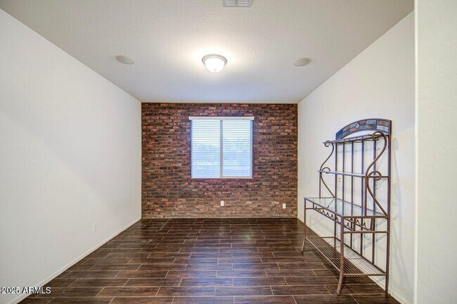 Building Photo - 6815 S 19th Ln