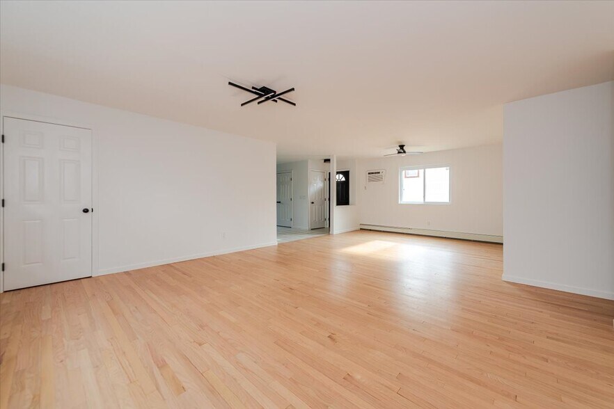 Building Photo - 515 W Hudson St