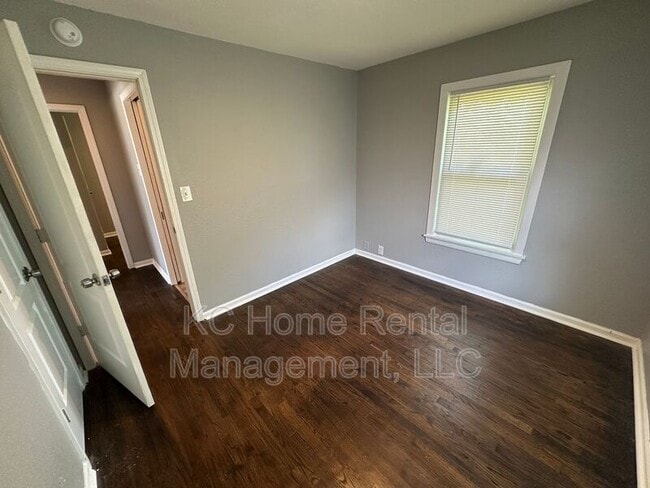 Building Photo - 10742 Blue Ridge Blvd