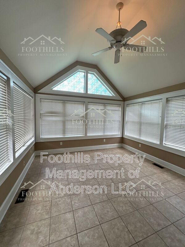 Building Photo - 220 Moultrie Square