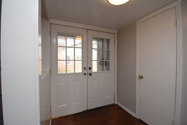 Building Photo - 2619 Soway St