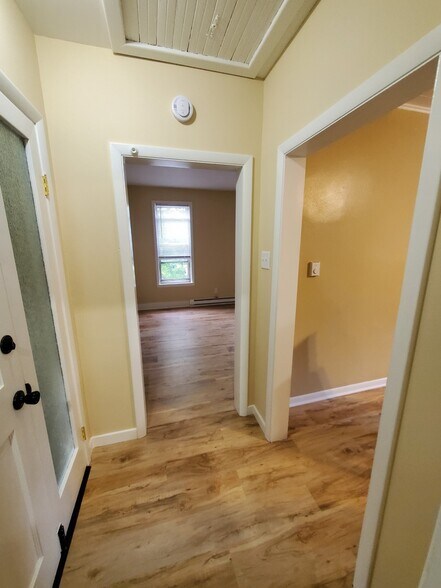 Front Entry - 368 E 2nd St