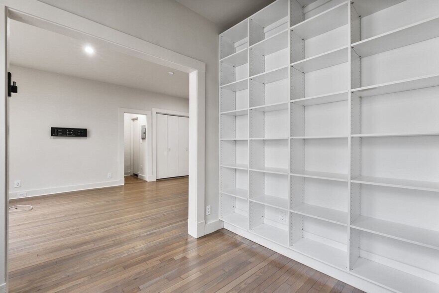 Building Photo - 70 Fenway