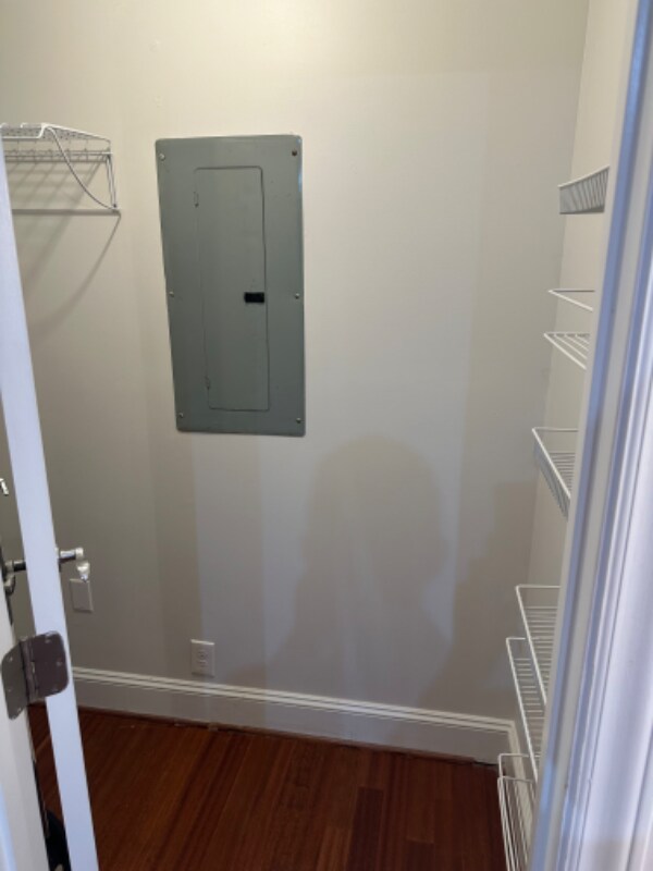 Building Photo - 2528 Noble Rd