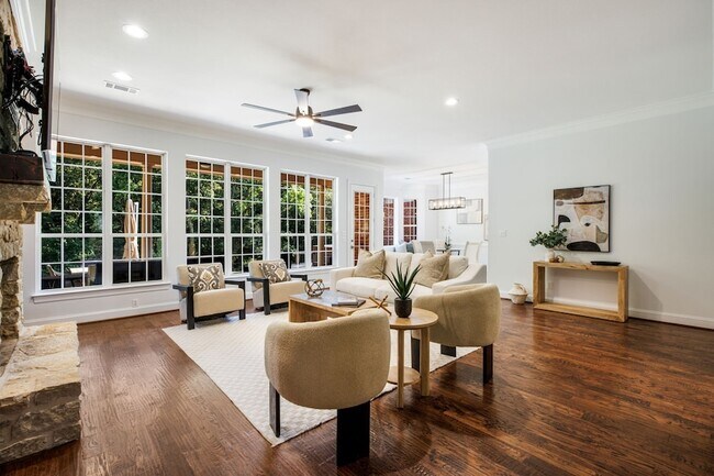 Building Photo - 5 Meadowbrook Cir