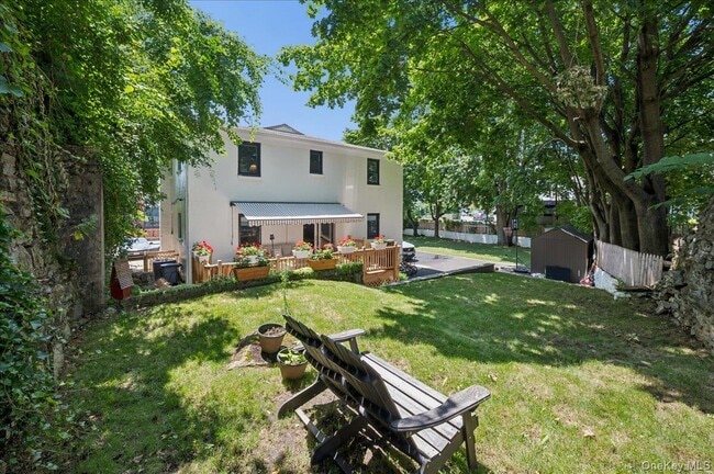 Building Photo - 25 Van Duzen Pl