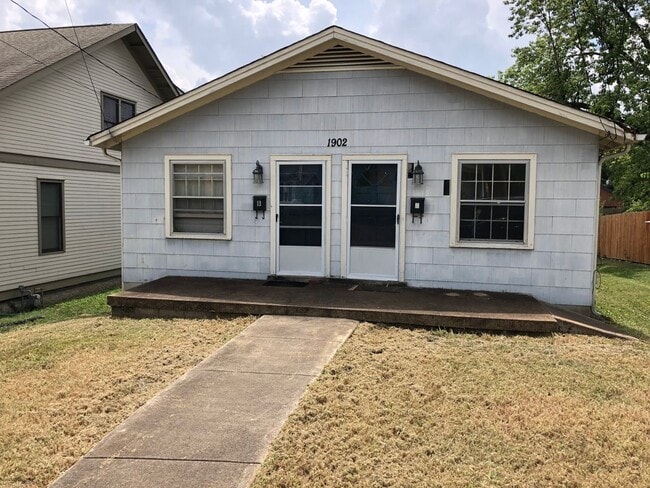 Building Photo - 1902 Shelby Ave