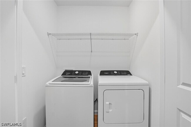 Building Photo - 27881 Radiant Ct