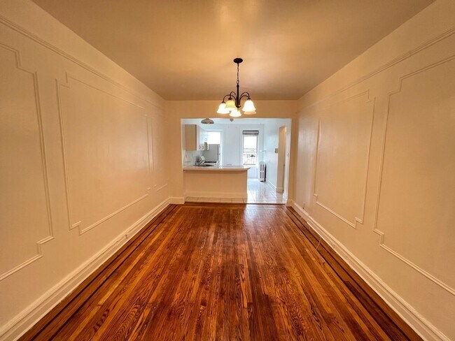 Building Photo - 314 York St