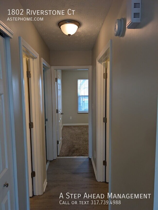 Building Photo - 1802 Riverstone Ct