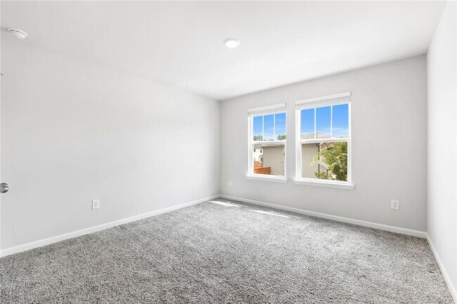 Building Photo - 5021 Silver Canoe Wy