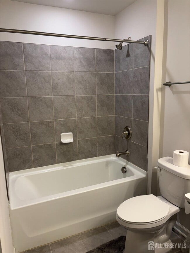 Building Photo - 10 Stanton Rd