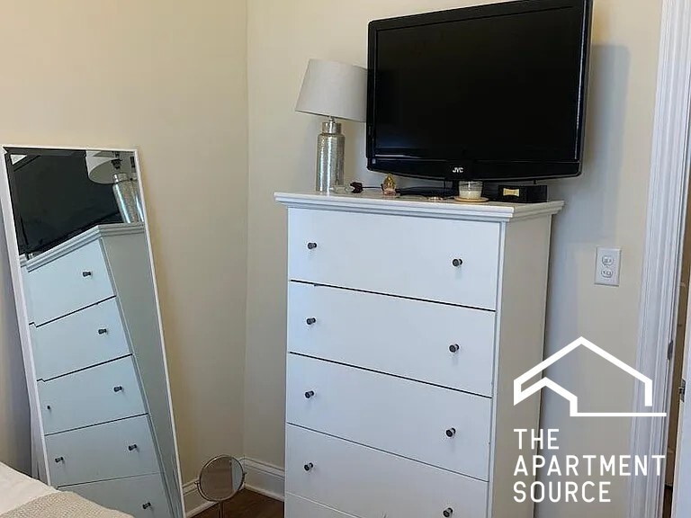 Building Photo - 1734 W Huron St