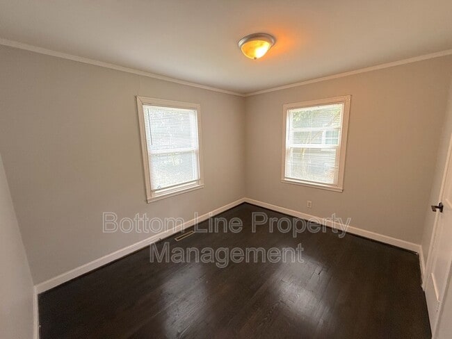 Building Photo - 214 S Gardner Ave