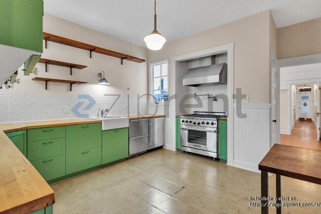 Building Photo - 161 Capp St