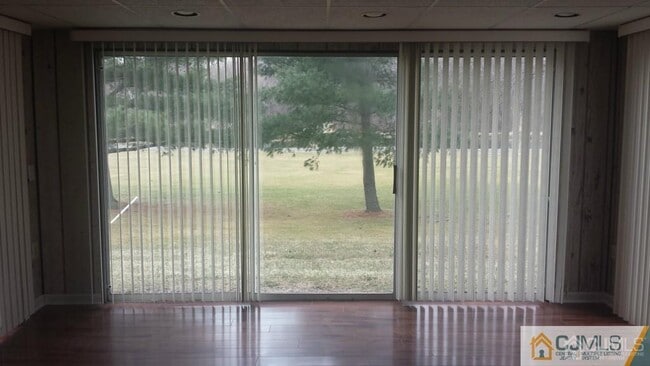 Building Photo - 0-434 Andover Dr