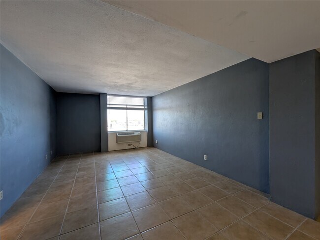 Building Photo - 7520 Hornwood Dr