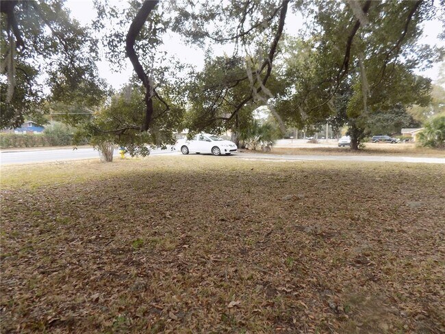 Building Photo - 1724 NW 39th Ave