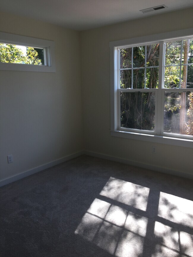 Bedroom - 17 East St