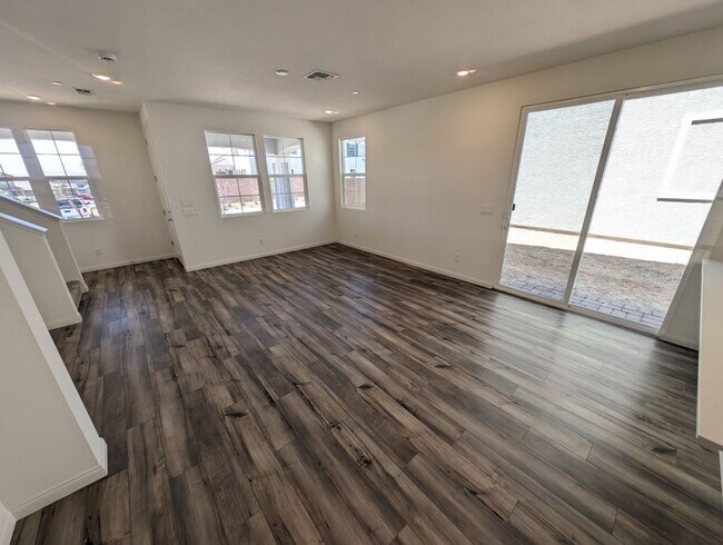 Building Photo - 3659 Almada Ln